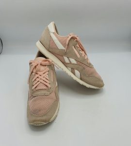 Adidasi dama Reebok 39 material textil , piele intoarsa ,crem roz