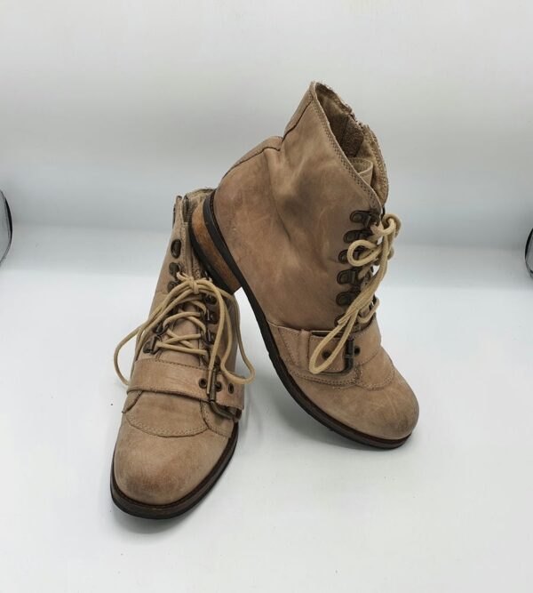 Ghete  dama  38 piele , crem - imagine 1