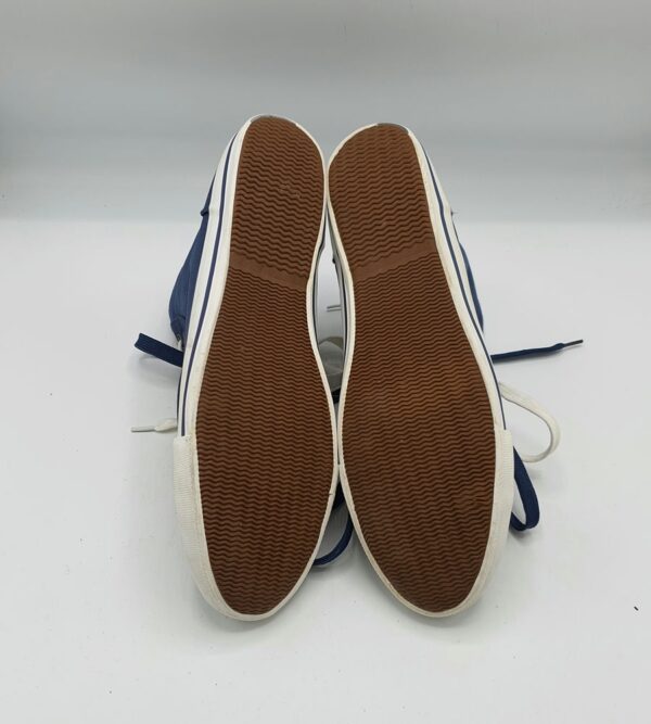 Henleys 39 - imagine 4
