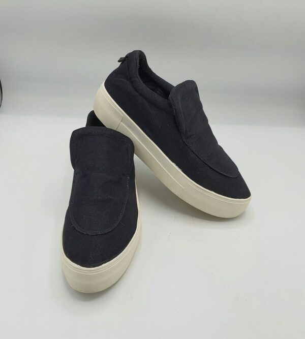 River Island 40 - imagine 1