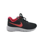 Adidasi dama Nike 37.5 , material textil , negru