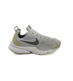 Adidasi barbati Nike 42.5 material textil , alb gri