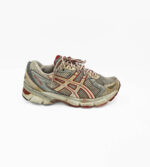 Adidasi dama Asics 39 , material textil  , alb gri