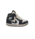 Adidasi barbati Nike 43, piele, material textil, alb negru