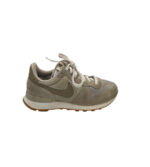 Adidasi dama Nike, 36, material textil, piele intoarsa, gri