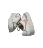 Tenisi dama Nike, 36.5, piele intoarsa, piele, alb - imagine 4